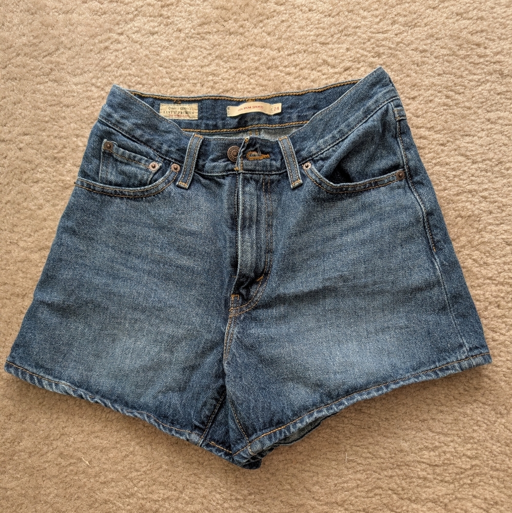 Levi's 80s Mom Shorts